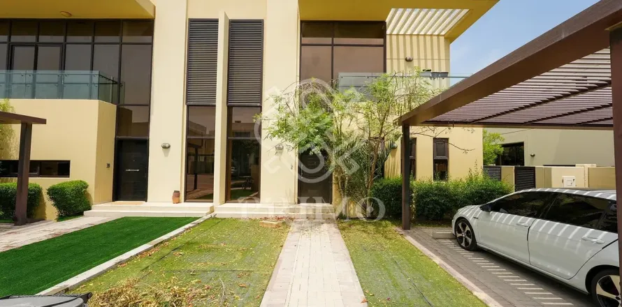 Townhouse in Dubai 3 bedrooms, 253 sq.m. № 109932