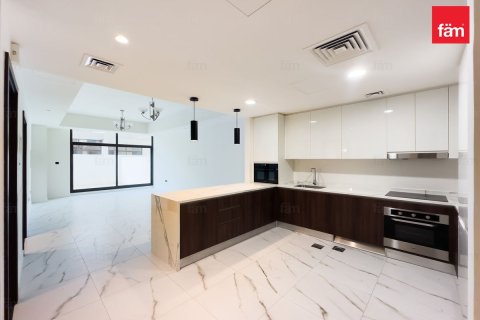 Villa en Dubai, 4 dormitorios, 191.4 m², № 84252 - foto 6