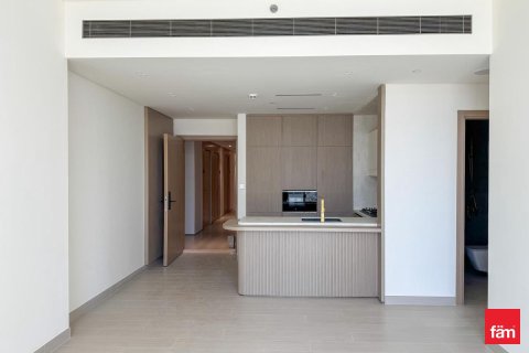 Квартира в Дубае, 2 спальни, 105.7м², № 109439
