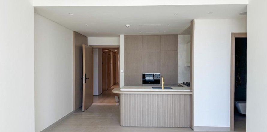 Квартира в Дубае, 2 спальни, 105.7м², № 109439