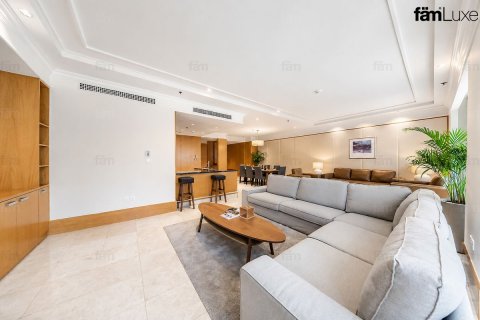 Apartment in DIFC, Dubai 3 bedrooms, 187.9 sq.m. № 109436 - photo 3