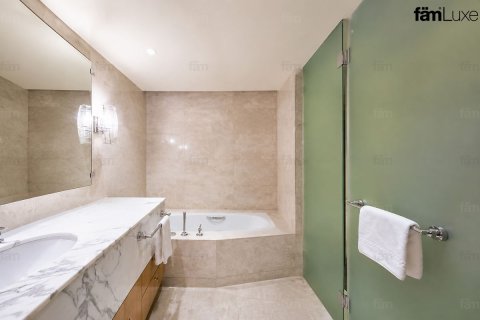Apartment in DIFC, Dubai 3 bedrooms, 187.9 sq.m. № 109436 - photo 16