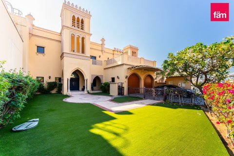Villa en Palm Jumeirah, Dubai, 4 dormitorios, 468.8 m², № 10755 - foto 2