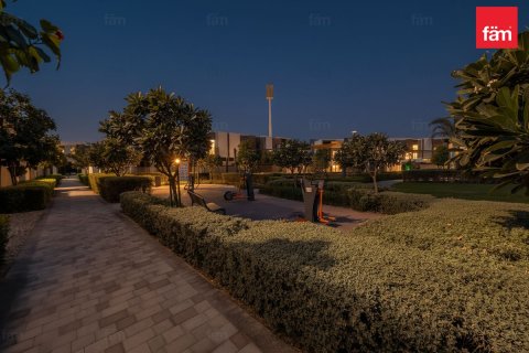 Townhouse in Dubai 3 bedrooms, 180 sq.m. № 111774 - photo 4