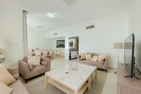 Apartment in Jumeirah Beach Residence, Dubai 2 bedrooms, 152 sq.m. № 8826 - photo 1