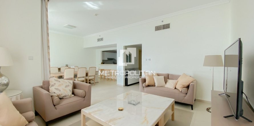 Apartment in Jumeirah Beach Residence, Dubai 2 bedrooms, 152 sq.m. № 8826
