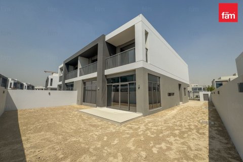 Снять в аренду виллу в Дубае: 5 спален, 372.4м², № 70693 - фото 26