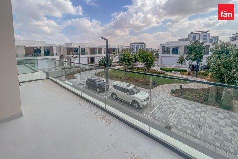 Villa à Dubai, 4 chambres, 364.5 m², № 115642 - photo 5
