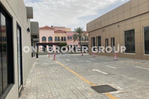 Villa in Jumeirah, Dubai 3 bedrooms, 3716.1 sq.m. № 637 - photo 10