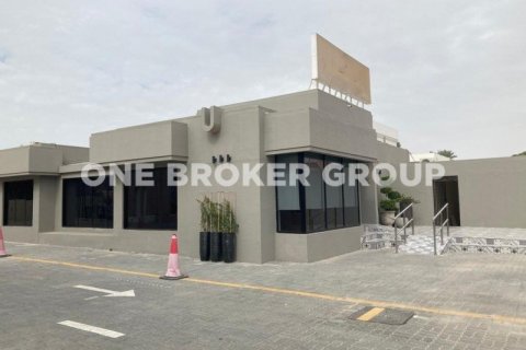 Villa in Jumeirah, Dubai 3 bedrooms, 3716.1 sq.m. № 637 - photo 13