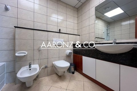 Apartamento en Marina Pinnacle, Dubai Marina, Dubai, 2 dormitorios, 113 m², № 97911 - foto 10