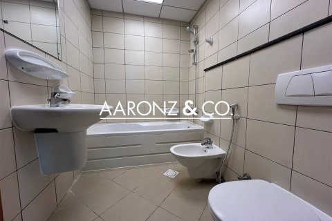 Apartamento en Marina Pinnacle, Dubai Marina, Dubai, 2 dormitorios, 113 m², № 97911 - foto 11