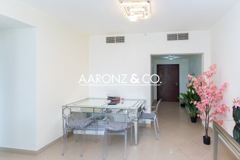Apartamento en Jumeirah Lake Towers, Dubai, 1 dormitorio, 70 m², № 97912 - foto 8