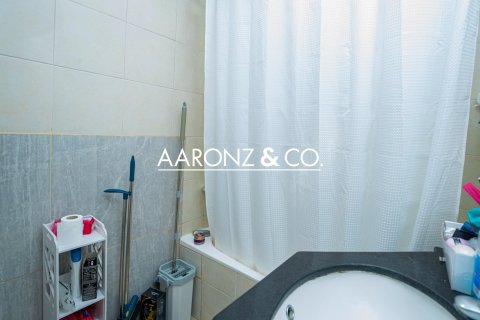 Apartamento en Jumeirah Lake Towers, Dubai, 1 dormitorio, 70 m², № 97912 - foto 14