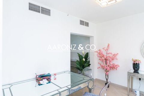 Apartamento en Jumeirah Lake Towers, Dubai, 1 dormitorio, 70 m², № 97912 - foto 9