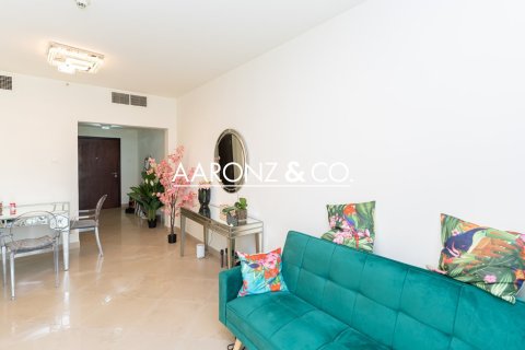 Apartamento en Jumeirah Lake Towers, Dubai, 1 dormitorio, 70 m², № 97912