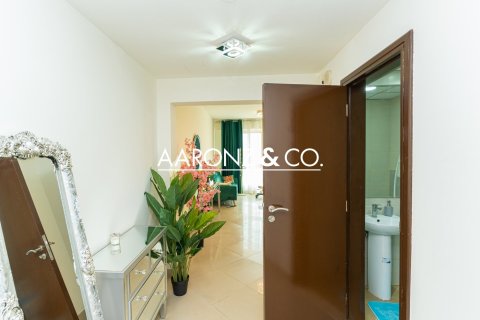 Apartamento en Jumeirah Lake Towers, Dubai, 1 dormitorio, 70 m², № 97912 - foto 11