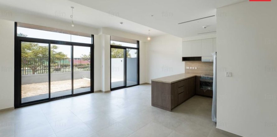 Таунхаус в Дубае, 3 спальни, 205.4м², № 110125