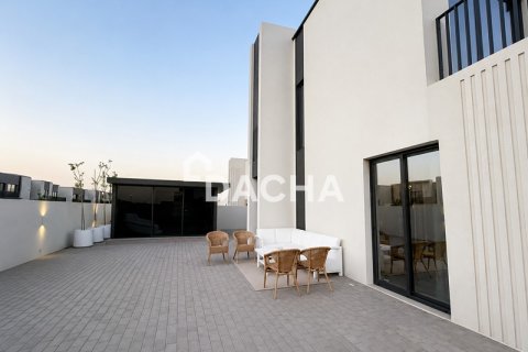 Villa in EMAAR South, Dubai South (Dubai World Central), Dubai 4 bedrooms, 232 sq.m. № 123184 - photo 9