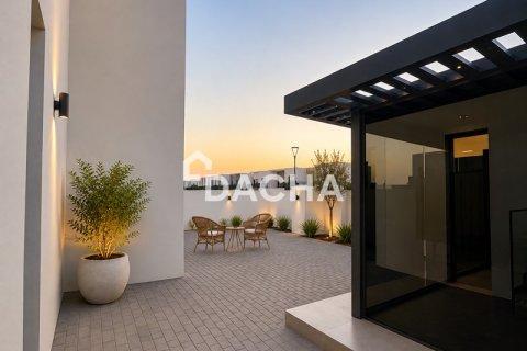 Villa in EMAAR South, Dubai South (Dubai World Central), Dubai 4 bedrooms, 232 sq.m. № 123184 - photo 4