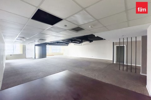 Oficina en Dubai, 153.1 m², № 77635 - foto 1