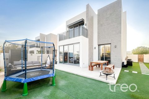 Вилла в EMAAR South, Dubai South (Dubai World Central), Дубай, 4 спальни, 274.71м², № 136233