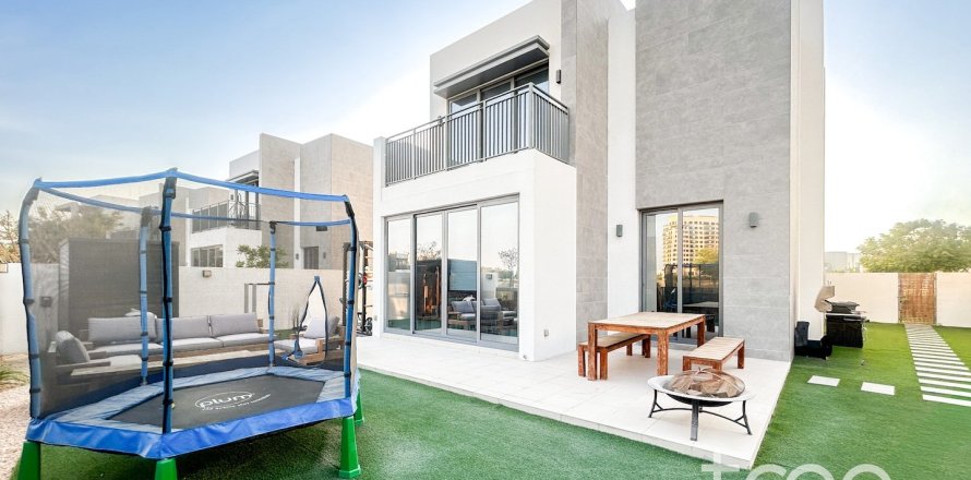Вилла в EMAAR South, Dubai South (Dubai World Central), Дубай, 4 спальни, 274.71м², № 136233