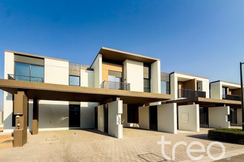 Townhouse in Arabian Ranches 3, Dubai 4 bedrooms, 249.17 sq.m. № 136231 - photo 2