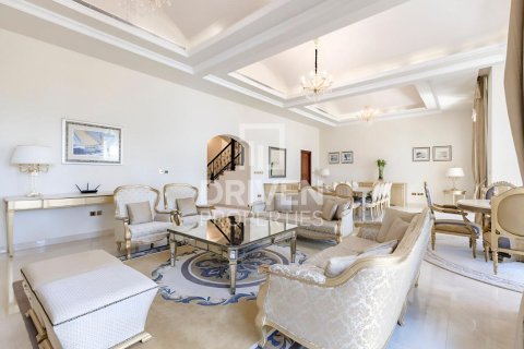 Villa in The Crescent, Palm Jumeirah, Dubai 5 bedrooms, 631.55 sq.m. № 129082