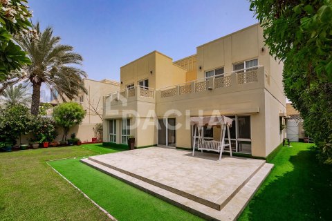 Villa in Meadows, Dubai 4 bedrooms, 372 sq.m. № 105293 - photo 21