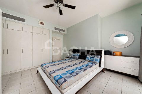 Villa in Meadows, Dubai 4 bedrooms, 372 sq.m. № 105293 - photo 25