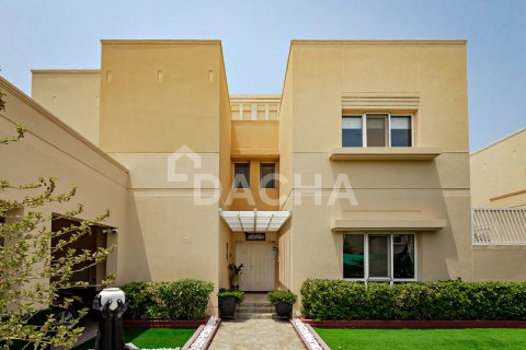 Villa in Meadows, Dubai 4 bedrooms, 372 sq.m. № 105293 - photo 22