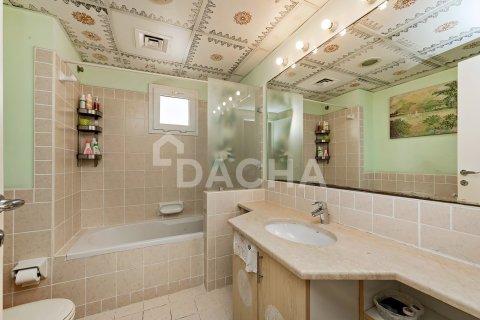 Villa in Meadows, Dubai 4 bedrooms, 372 sq.m. № 105293 - photo 24