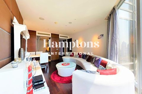 Apartment in Burj Khalifa, Dubai 1 bedroom, 102.01028109 sq.m. № 70027 - photo 1