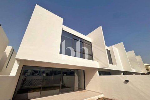 Снять в аренду таунхаус в Al Furjan, Дубай: 4 спальни, 224м², № 57628 - фото 1