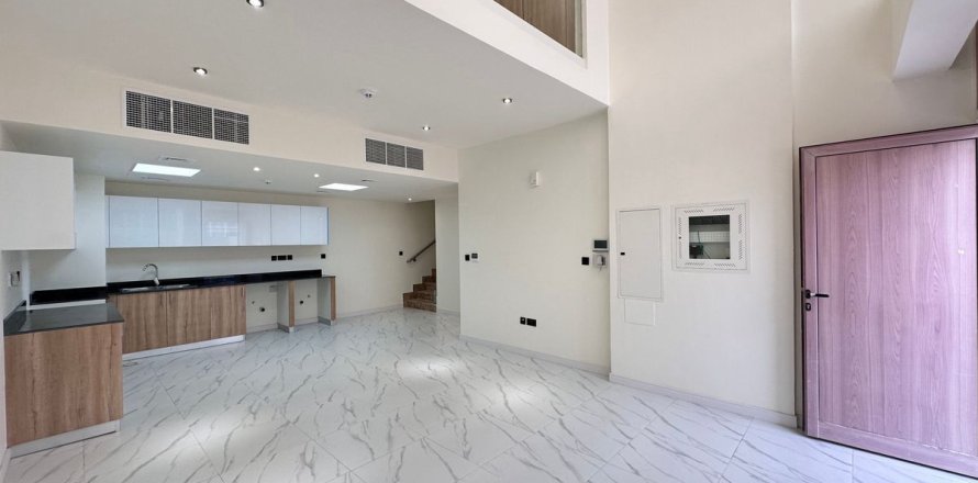Adosado en Dubai, 3 dormitorios, 140.4 m², № 40690