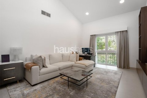 Villa in Dubai Investment Park, Dubai 6 bedrooms, 674 sq.m. № 43441 - photo 17