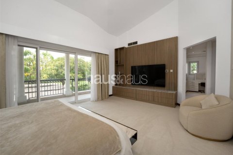Villa in Dubai Investment Park, Dubai 6 bedrooms, 674 sq.m. № 43441 - photo 22
