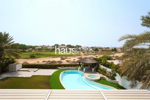 Villa in Arabian Ranches, Dubai 5 bedrooms, 556 sq.m. № 43443 - photo 1