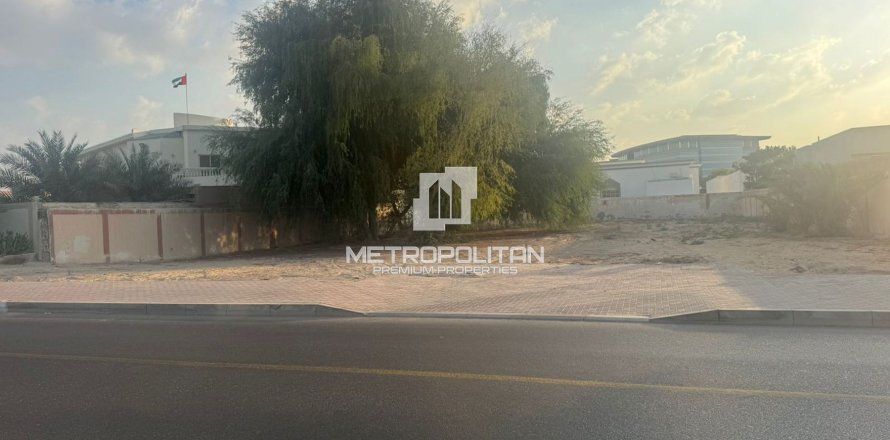 Земельный участок в Аль-Тваре, Дубай, 1394м², № 73025