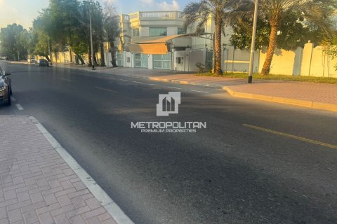 Land in Al Twar, Dubai 1394 sq.m. № 73025 - photo 4