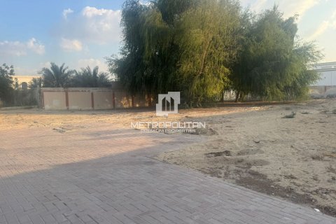 Land in Al Twar, Dubai 1394 sq.m. № 73025 - photo 6