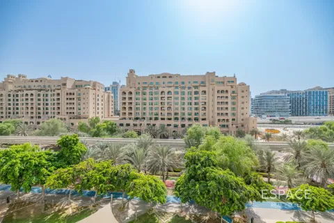 Apartment in Palm Jumeirah, Dubai 3 bedrooms, 201 sq.m. № 62150 - photo 13