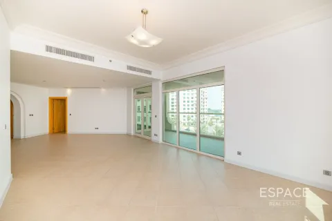 Apartment in Palm Jumeirah, Dubai 3 bedrooms, 201 sq.m. № 62150 - photo 4