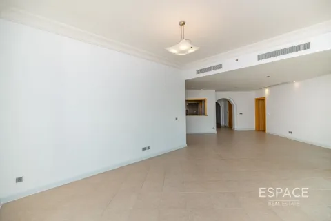 Apartment in Palm Jumeirah, Dubai 3 bedrooms, 201 sq.m. № 62150 - photo 3