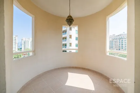 Apartment in Palm Jumeirah, Dubai 3 bedrooms, 201 sq.m. № 62150 - photo 12