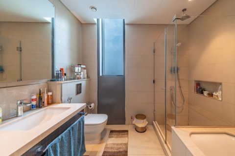 Apartment in Downtown Dubai (Downtown Burj Dubai), Dubai 2 bedrooms, 107 sq.m. № 89783 - photo 20