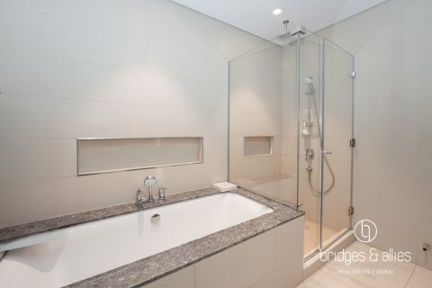 Apartment in Downtown Dubai (Downtown Burj Dubai), Dubai 2 bedrooms, 107 sq.m. № 89783 - photo 13