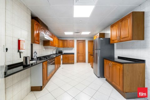 Apartment in Dubai 3 bedrooms, 199.9 sq.m. № 11747 - photo 11