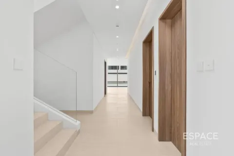 Villa in Jumeirah Park, Dubai 5 bedrooms, 557 sq.m. № 122332 - photo 3